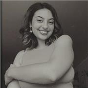 Studentessa universitaria di lingue e letterature straniere impartisce lezioni di inglese, francese e tedesco online